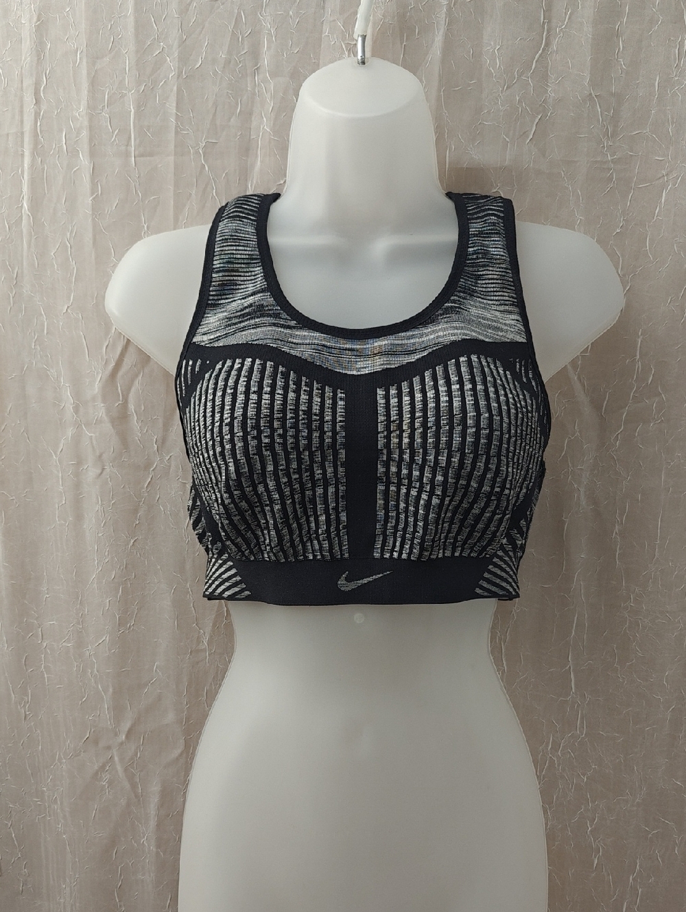 Nike Women's Black & Gray Seamless Support Sports Bra